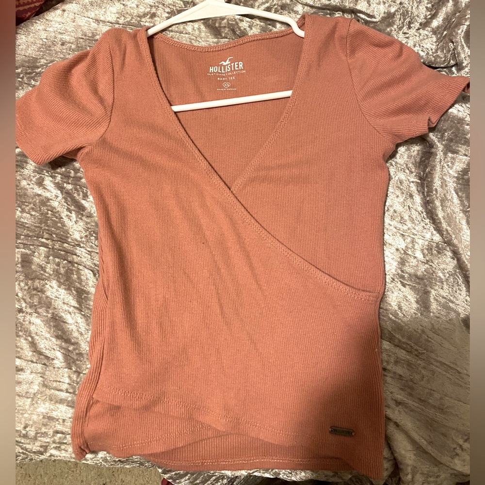 Hollister baby tee
